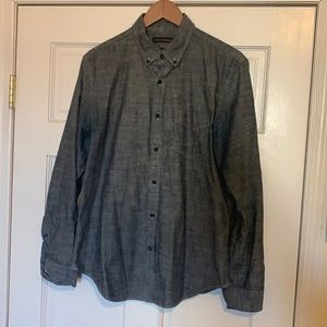 Men’s Banana Republic Gray Chambray Button Down, M